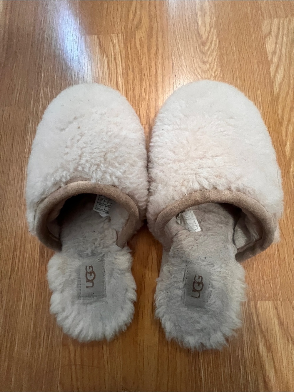 UGG Women's Cream Fuzzy Shearling Slip-Ons - Sz 7